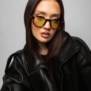Alternative view of Doca tortoise/photochromic gray